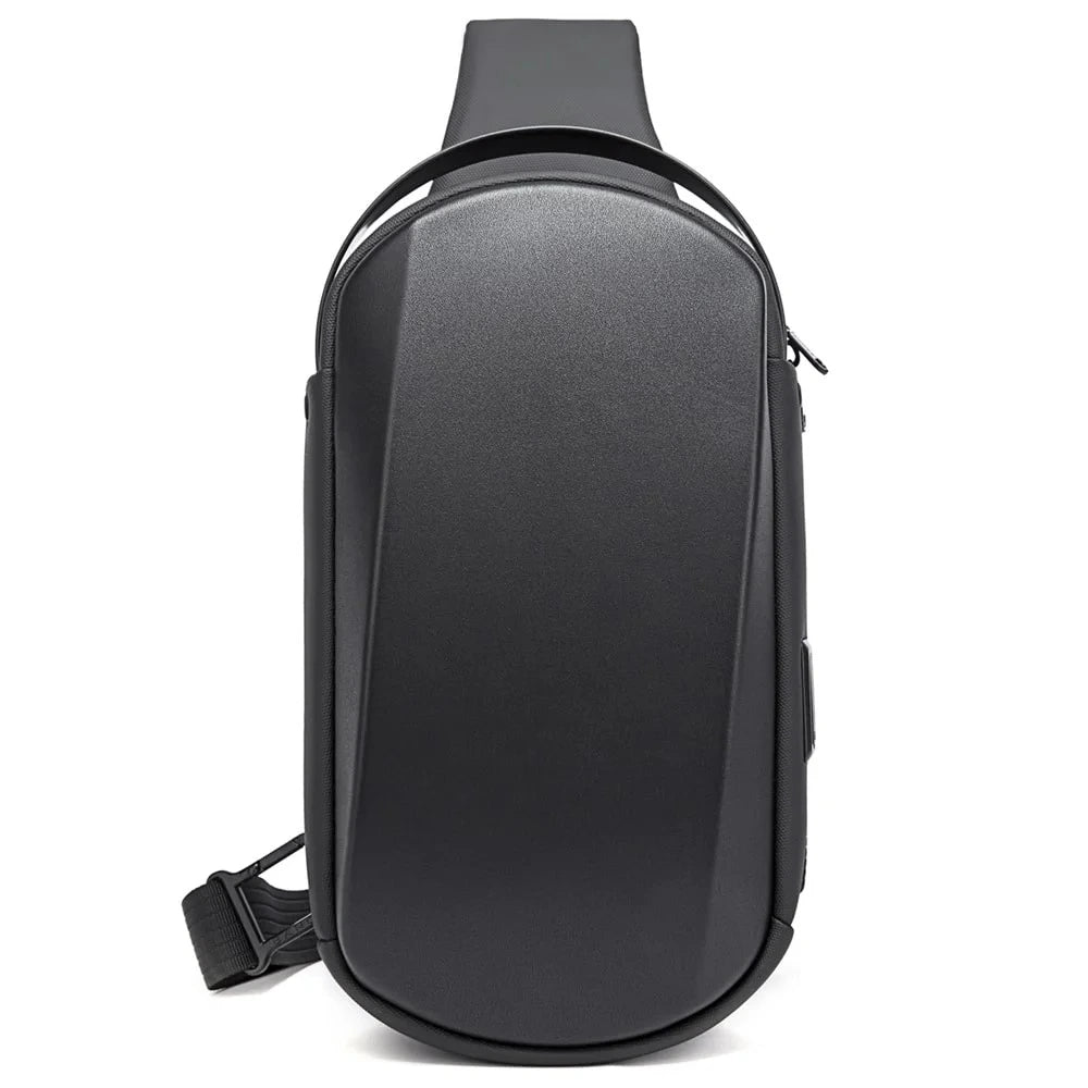 Vista frontal del crossbody impermeable The Shelter Bange en color negro, diseño minimalista ideal para uso diario.