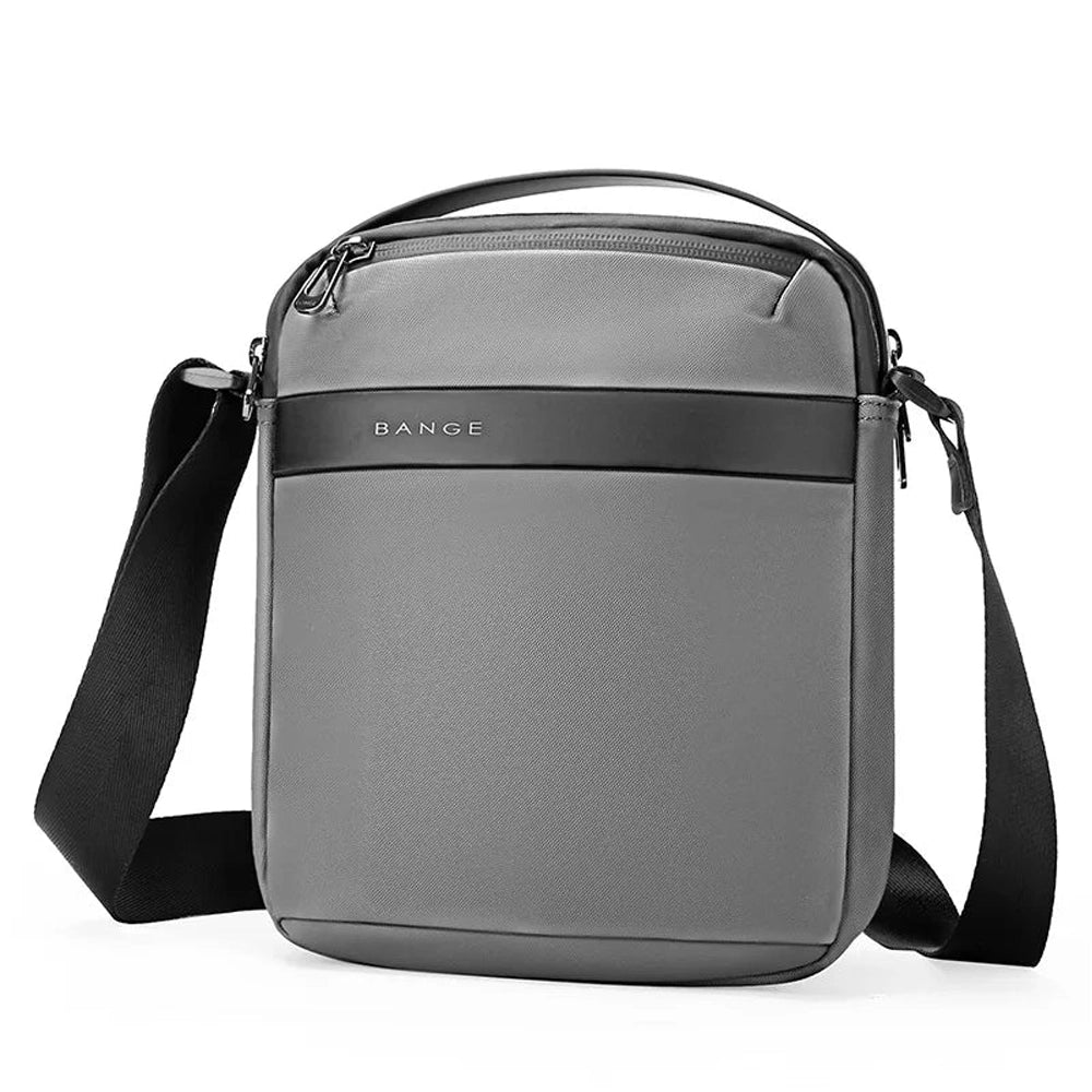 Morral gris Bange para hombre, vista frontal con correa ajustable y diseño impermeable.

